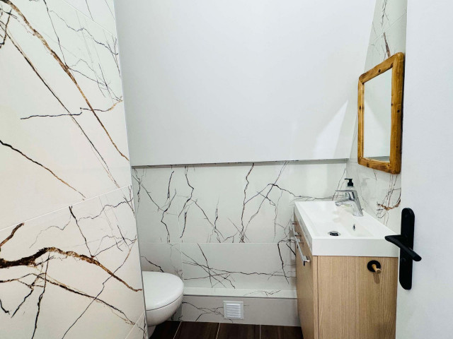 _lv_images__lot_0000000112_14_4162146