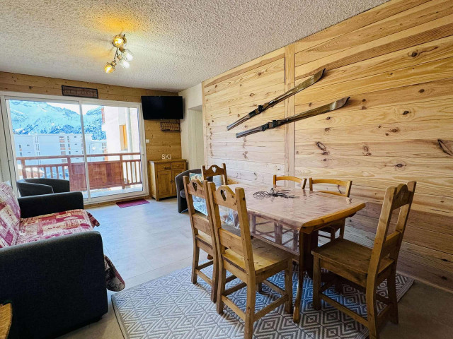 _lv_images__lot_0000000117_03_4564019