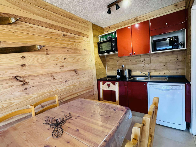 _lv_images__lot_0000000117_04_4283969 _lv_images__lot_0000000117_04_4283969