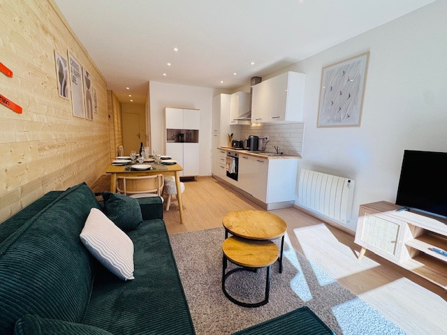 _lv_images__lot_0000000122_12_4554881