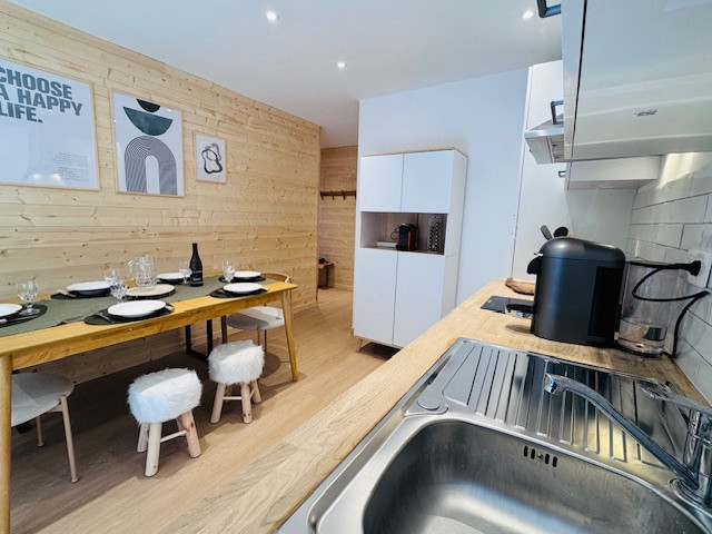 _lv_images__lot_0000000122_15_4676390