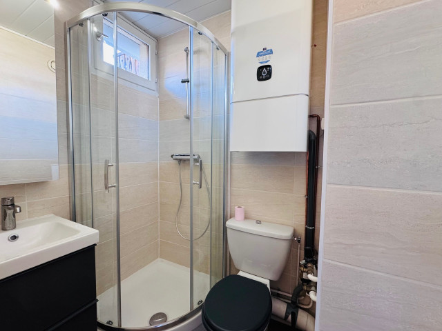 _lv_images__lot_0000000125_06_4404837