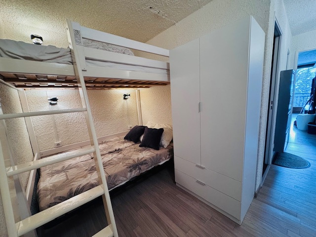 _lv_images__lot_0000000126_10_4521192