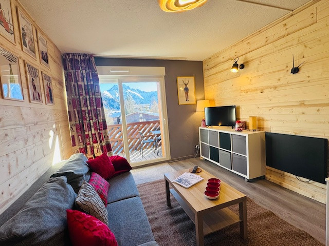 _lv_images__lot_0000000128_04_5089038 _lv_images__lot_0000000128_04_5089038