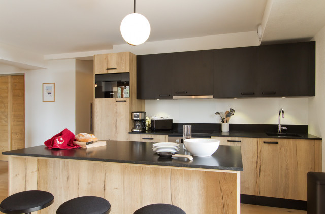 _lv_images__lot_0000000740_04_4554517