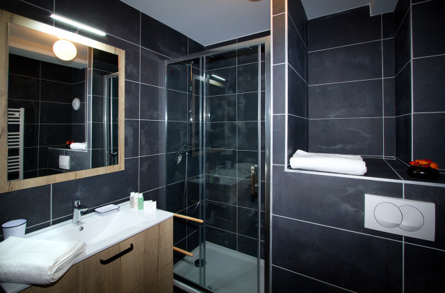 _lv_images__lot_0000000740_10_4691294