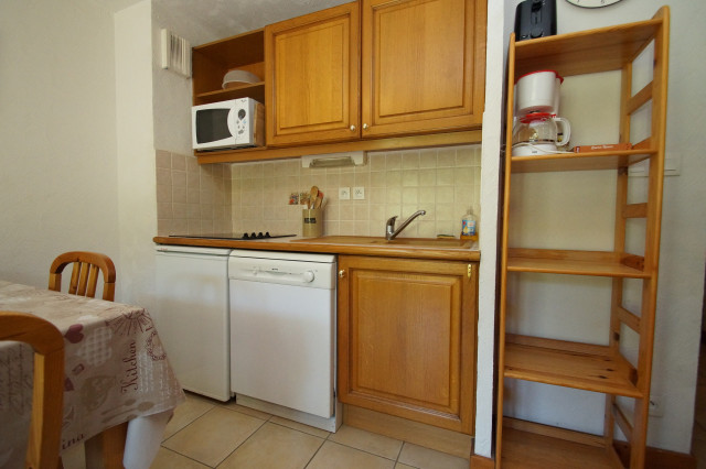 _lv_images__lot_0000000746_03_4159051