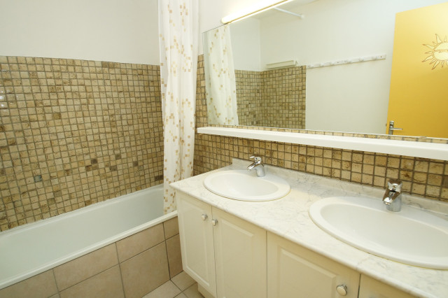 _lv_images__lot_0000000760_06_4502480 _lv_images__lot_0000000760_06_4502480