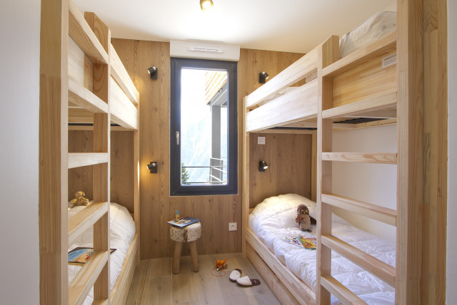 _lv_images__lot_0000000765_05_4694479