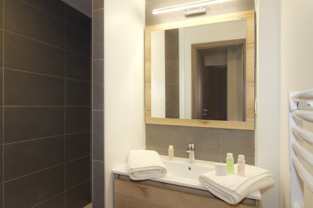 _lv_images__lot_0000000769_07_4545313