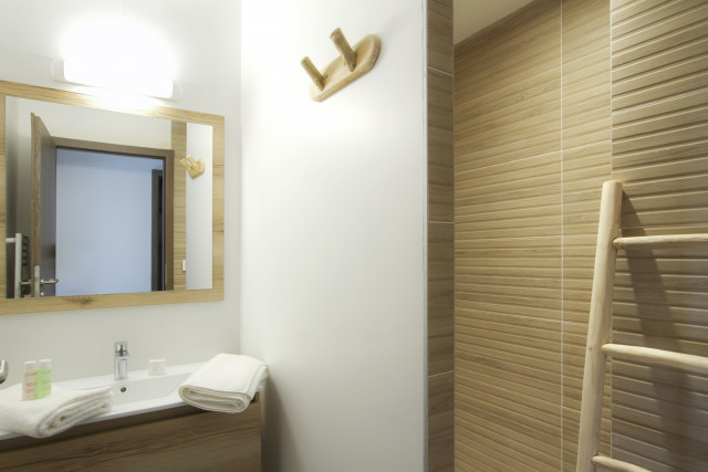 _lv_images__lot_0000000776_12_4250936