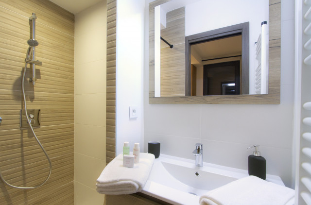 _lv_images__lot_0000000777_07_4304582