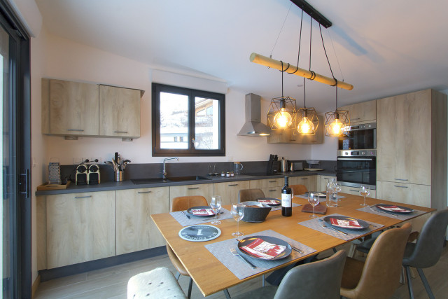 _lv_images__lot_0000000779_03_4691277