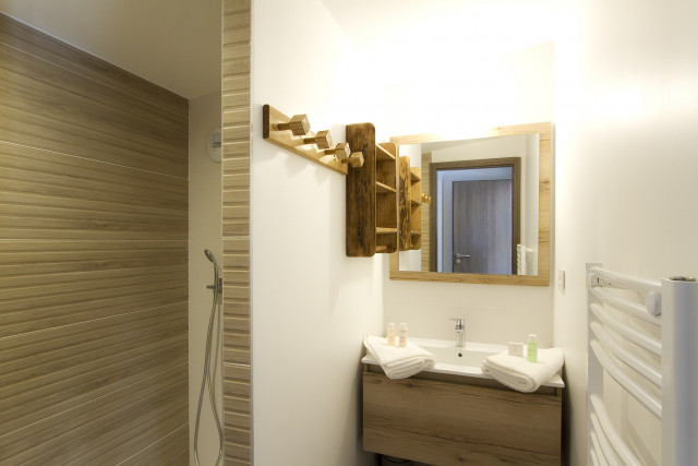 _lv_images__lot_0000000779_09_5024656 _lv_images__lot_0000000779_09_5024656