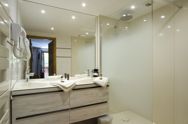 _lv_images__lot_0000000979_08_4691335