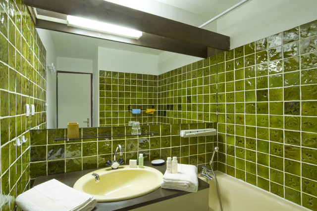 _lv_images__lot_0000000996_06_4667384