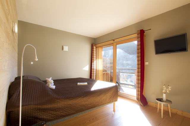 _lv_images__lot_0000001037_05_5071664