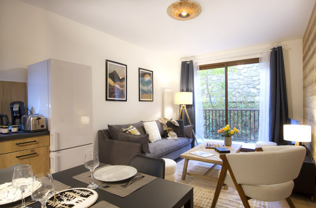 _lv_images__lot_0000001043_04_4484224 _lv_images__lot_0000001043_04_4484224