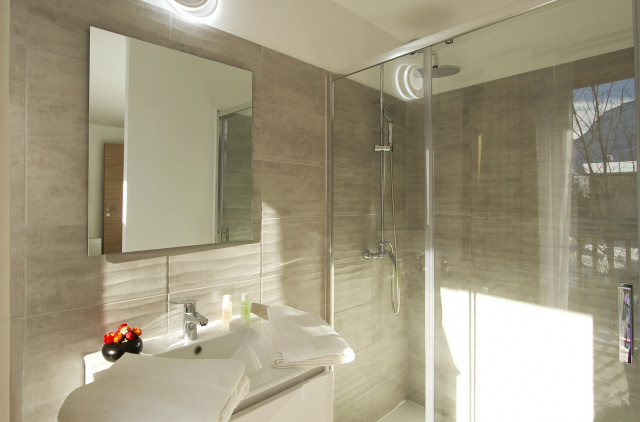 _lv_images__lot_0000001052_09_4523637 _lv_images__lot_0000001052_09_4523637