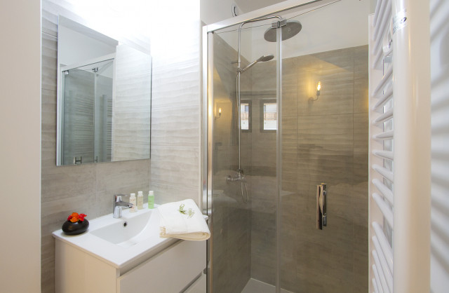 _lv_images__lot_0000001052_10_4370830