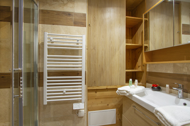 _lv_images__lot_0000001094_07_4196021 _lv_images__lot_0000001094_07_4196021