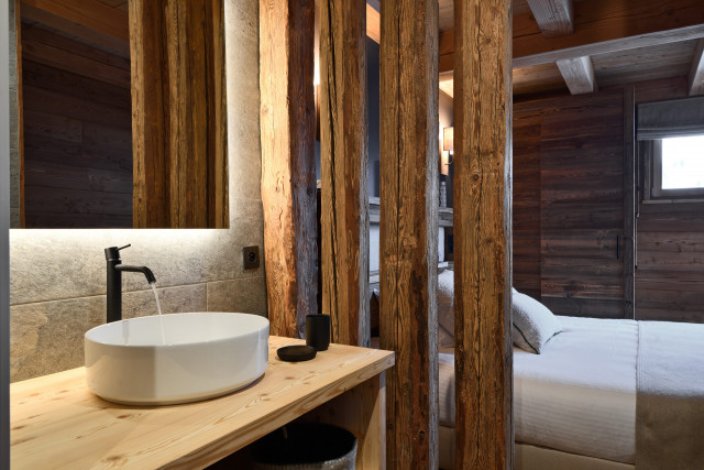 _lv_images__lot_0000001102_09_4164533