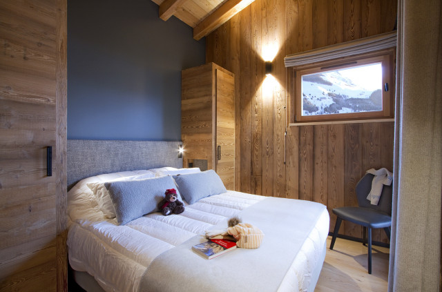 _lv_images__lot_0000001102_12_4407243