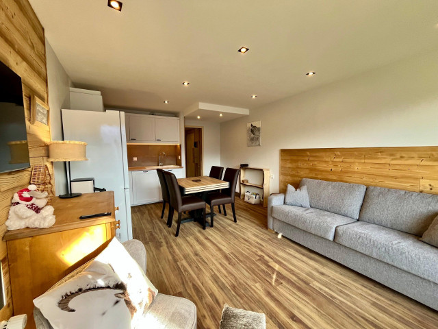 _lv_images__lot_0000001119_03_4245211 _lv_images__lot_0000001119_03_4245211