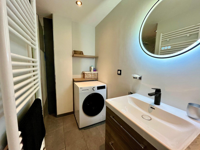 _lv_images__lot_0000001119_05_4208006