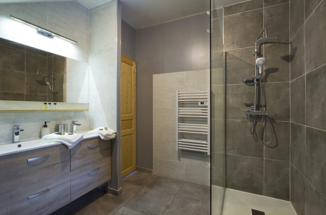 _lv_images__lot_0000001122_09_4657970