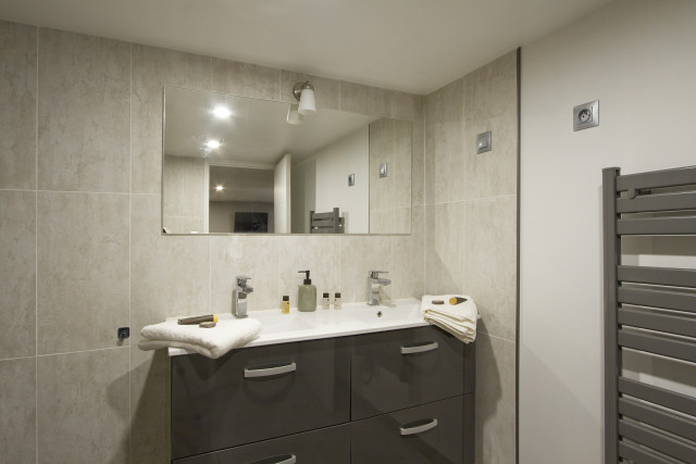 _lv_images__lot_0000001122_12_4600646 _lv_images__lot_0000001122_12_4600646