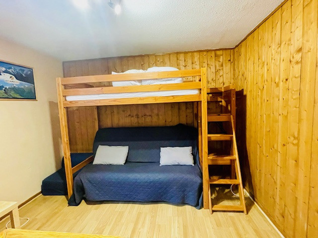 _lv_images__lot_0037250044_02_4419045