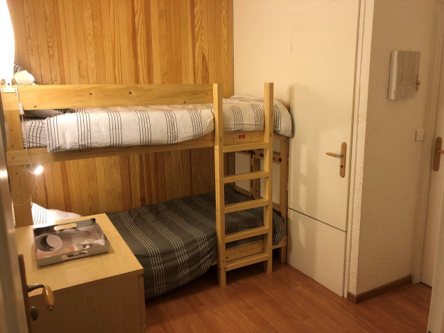 _lv_images__lot_0037250103_06_4728792