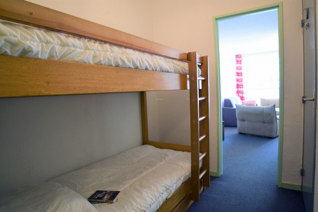 _lv_images__lot_0037250119_07_4378368