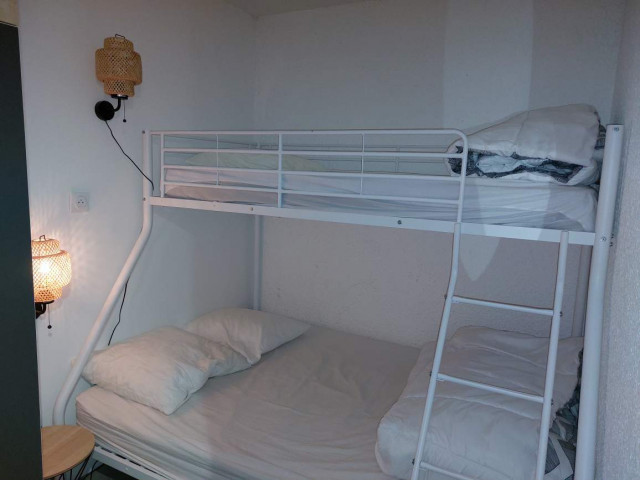 _lv_images__lot_0037250140_11_4327865