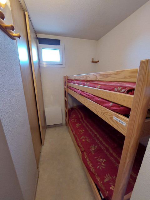 _lv_images__lot_0037250141_05_4457697