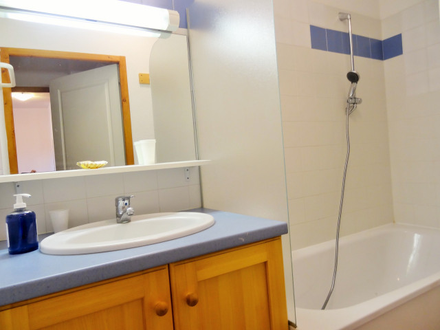 _lv_images__lot_0037250151_03_4696487