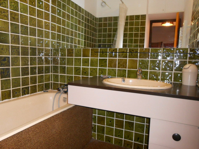 _lv_images__lot_0037250208_07_4665555