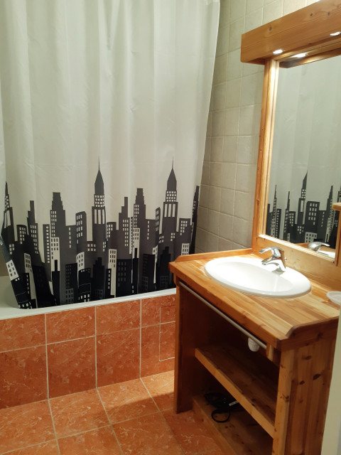 _lv_images__lot_0037250253_11_4571668