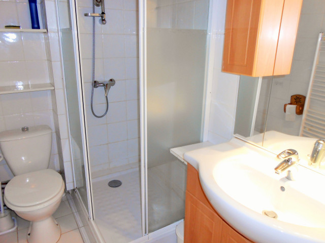 _lv_images__lot_0037250569_04_4532254