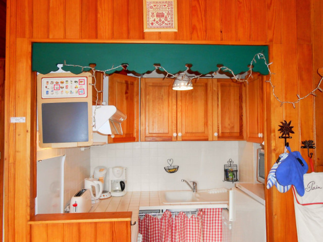 _lv_images__lot_0037250569_09_4394460