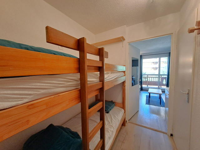 _lv_images__lot_0037250588_07_5060615