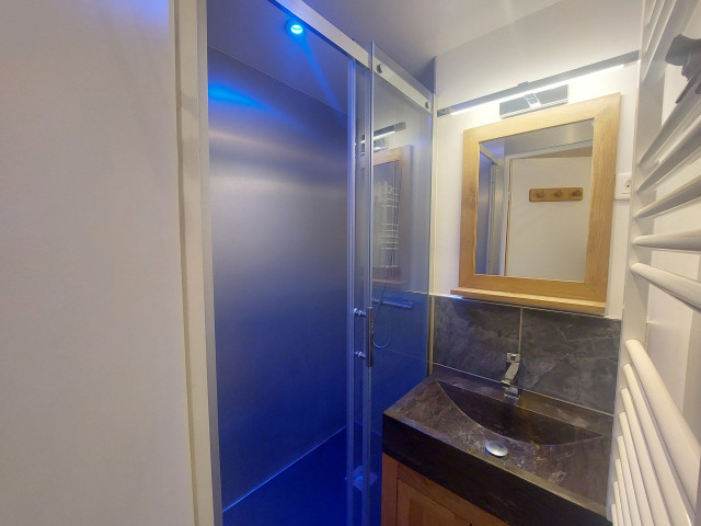 _lv_images__lot_0037250664_04_5064456