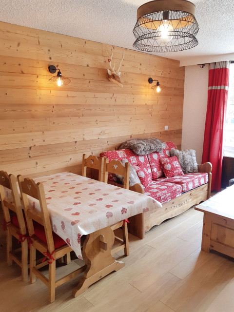 _lv_images__lot_0037250831_01_4495627