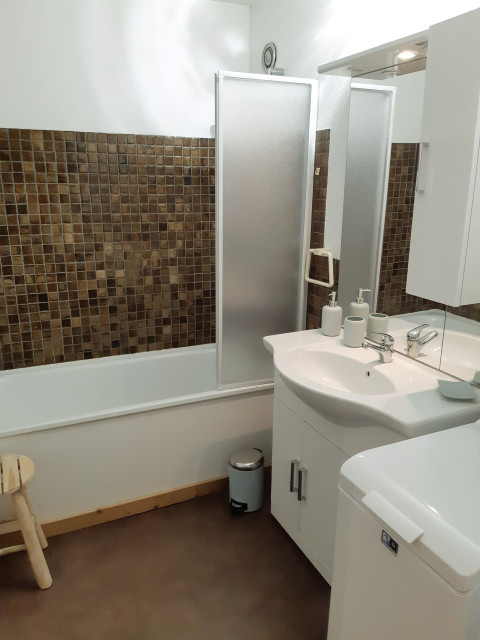 _lv_images__lot_0037250831_11_4520043