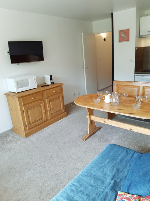 _lv_images__lot_0037250834_03_4273843