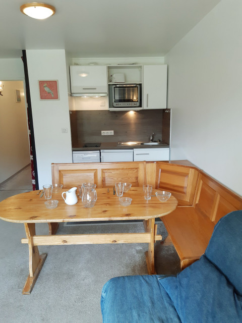 _lv_images__lot_0037250834_06_4412461