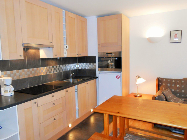 _lv_images__lot_0037250946_04_4306613