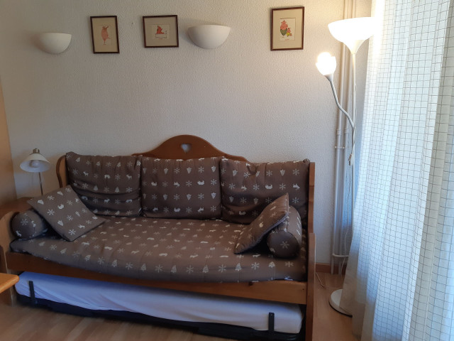 _lv_images__lot_0037250946_09_4375995