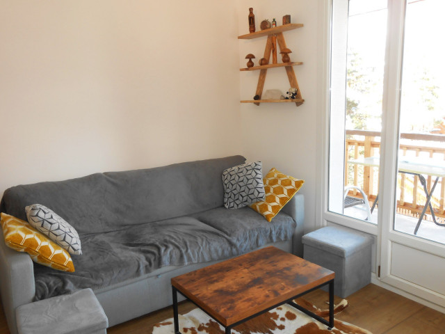 _lv_images__lot_0037250948_04_4436731